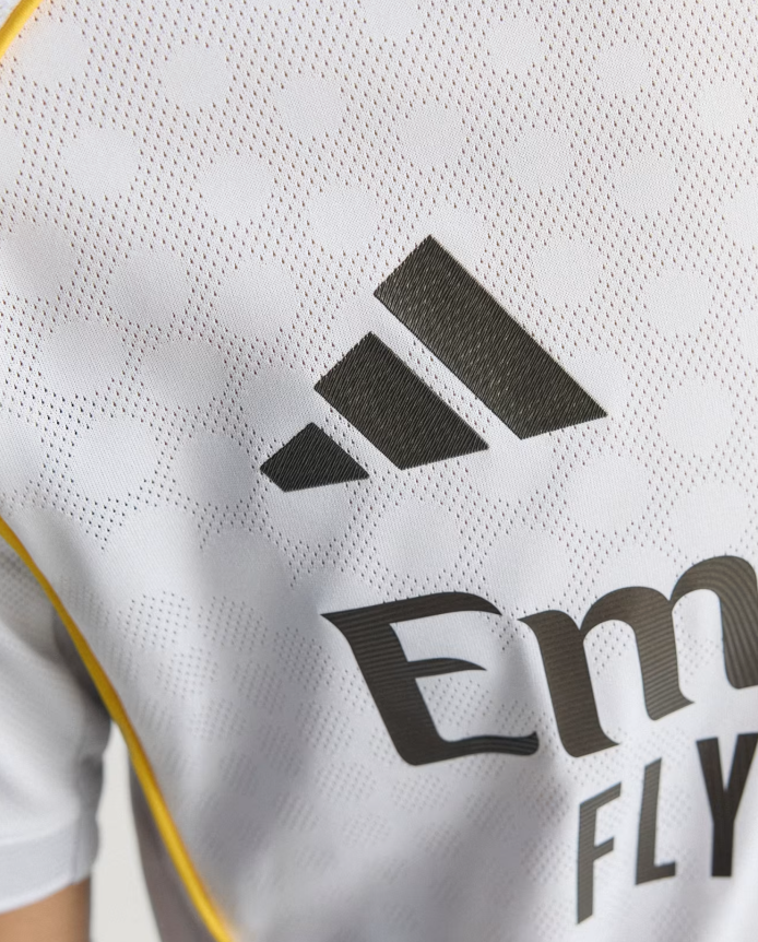 Maillot Domicile Real Madrid 25/26 Authentique